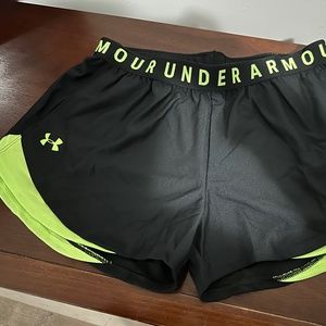 Women under Armour shorts